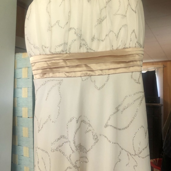 Speechless formal cream and gold dress - Picture 2 of 11